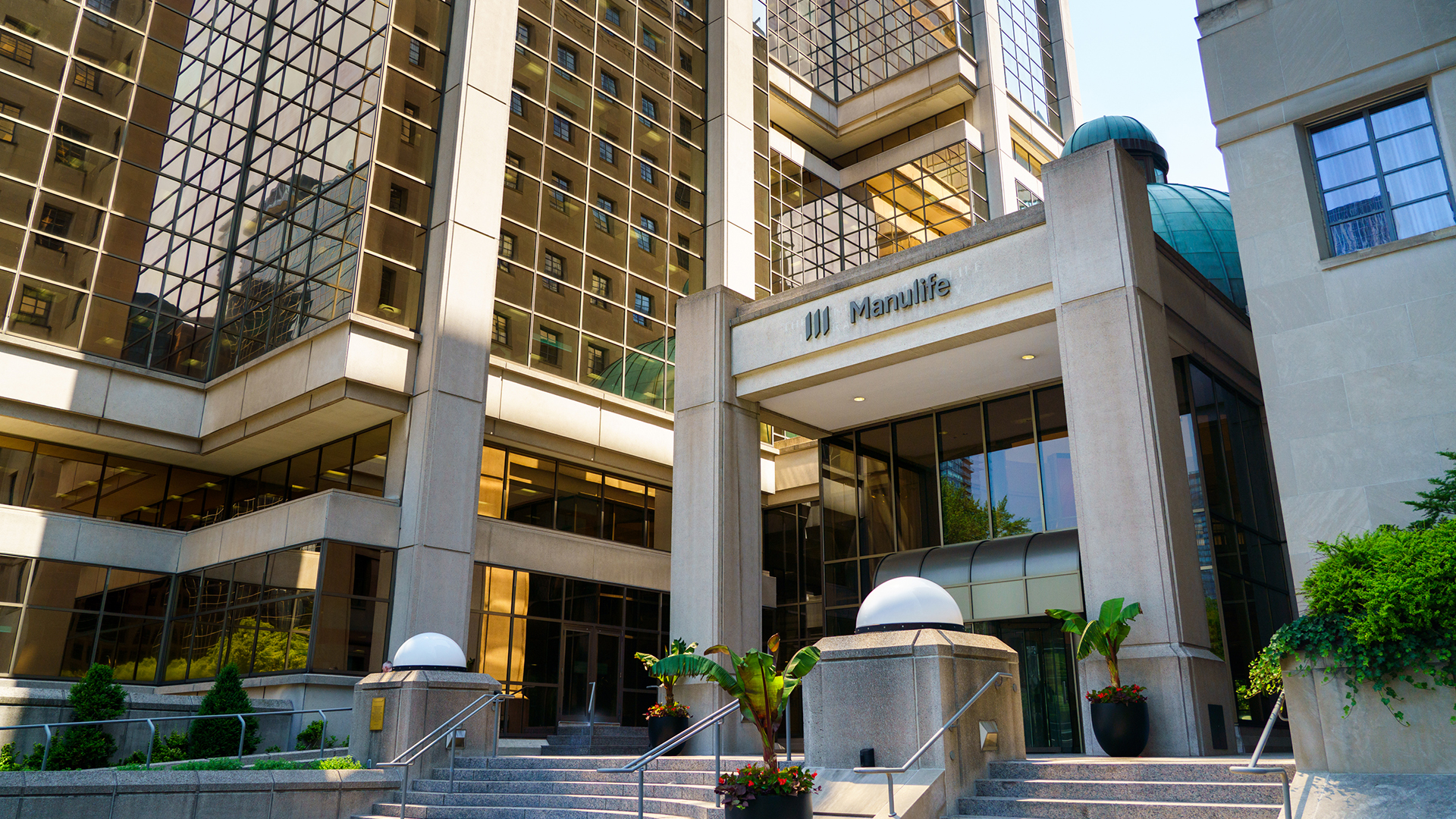 https://news.microsoft.com/source/canada/2026/07/22/manulife-expands-partnership-with-microsoft-to-accelerate-enterprise-ai-governance-and-innovation/