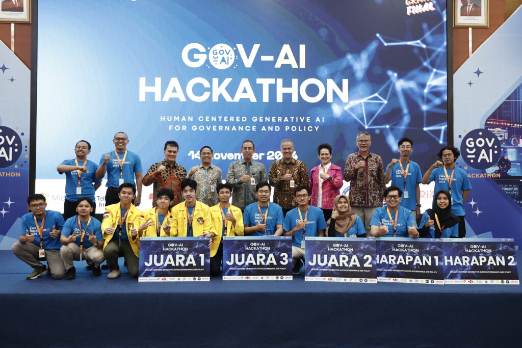 Beberapa mahasiswa juara hackathon foto bersama