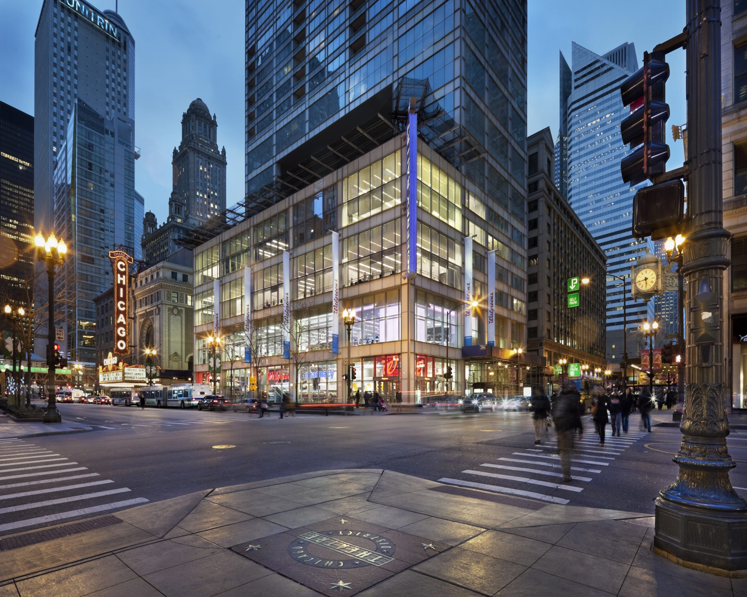 Exterior photo of a Walgreens store in downtown Chicago.
