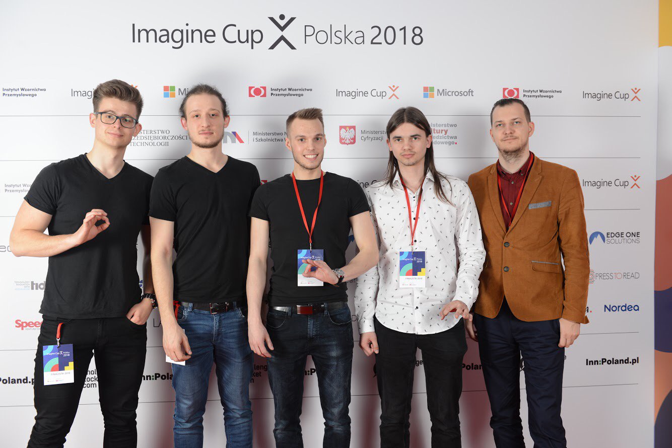5 участников студенческой команды Wavy (Польша)