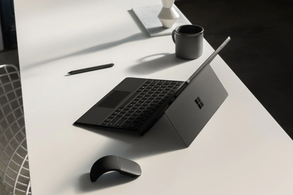 Microsoft Surface Pro 6 in Matte Black