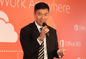 Microsoft Hong Kong總經理鄒作基介紹最新的Office 365的強大生產力