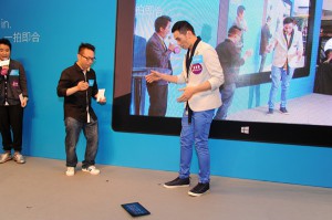 Moses accidentally dropped his Surface Pro, but luckily Raymond Hung, Head of Windows Business Group at Microsoft Hong Kong, informed him that the product is as resilient as he is. It doesn't matter how many times it is dropped.
