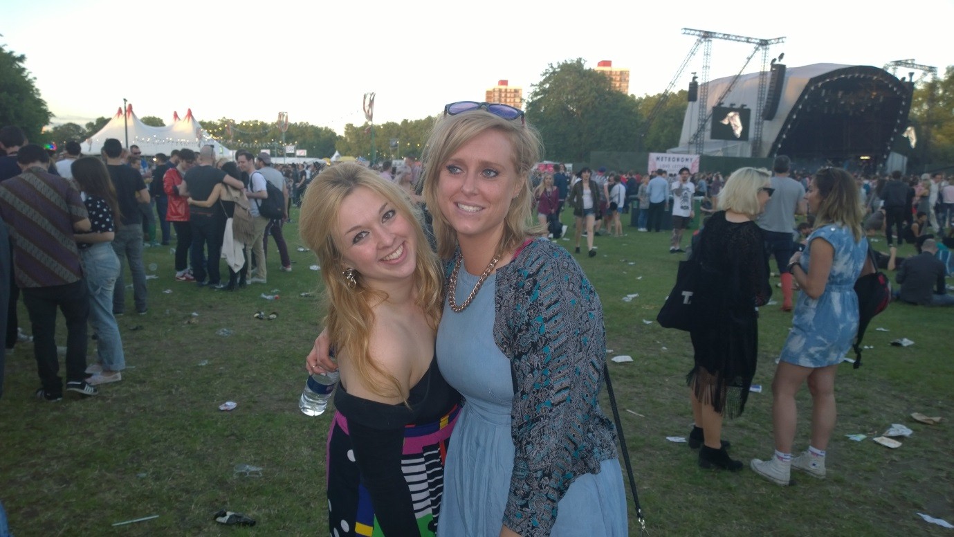 With Flickpic, you can share photos however many people are blocking up your signal. Perfect for festivals