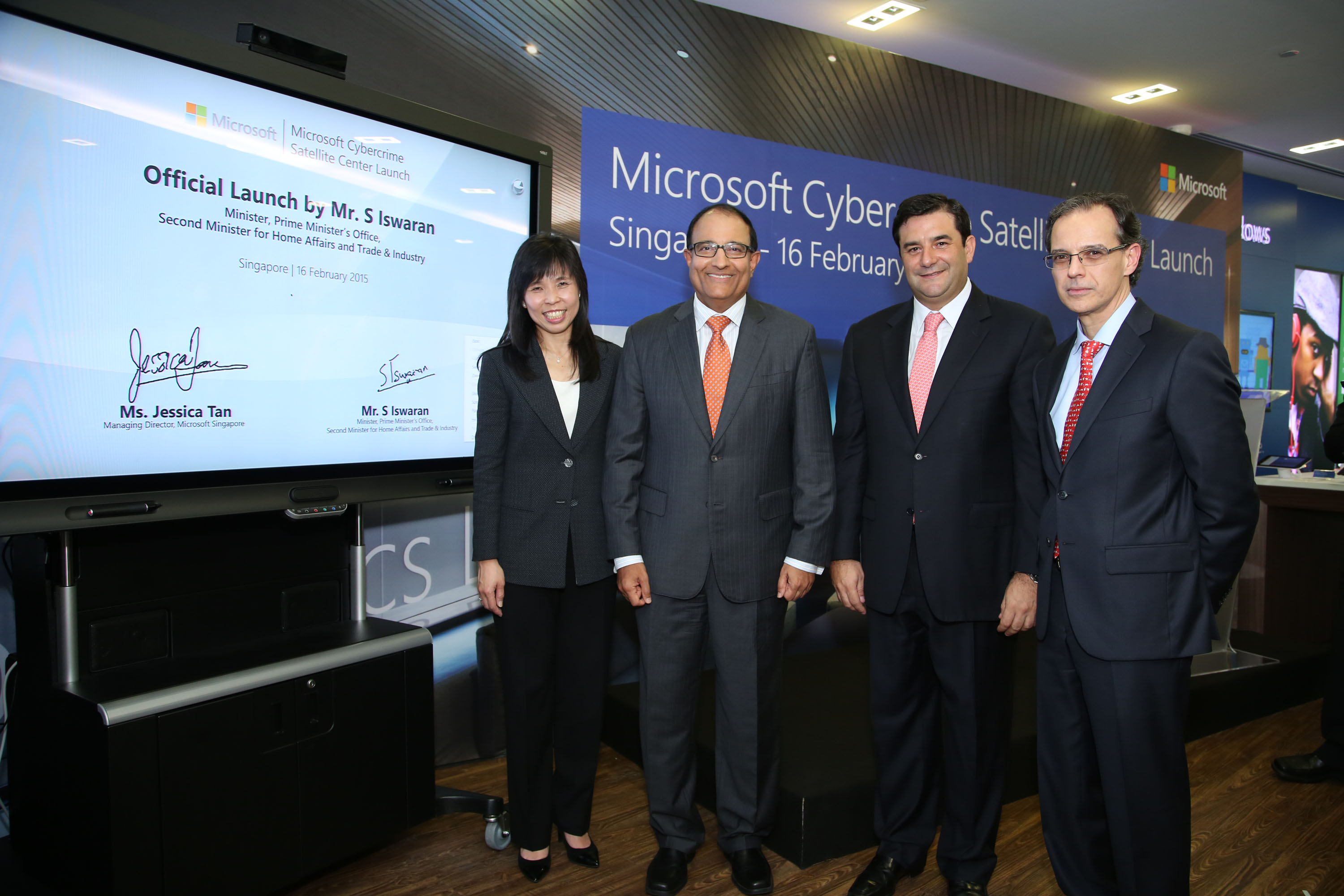 (From left to right) Ms Jessica Tan, Managing Director, Microsoft Singapore, Mr S Iswaran, Minister for Prime Minister’s Office and Second Minister for Home Affairs, Mr Cesar Cernuda, President, Microsoft Asia and Mr Richard Boscovich, Assistant General Counsel, Digital Crimes Unit (DCU), Microsoft Corp at the launch of the Microsoft Cybercrime Satellite Centre in Singapore