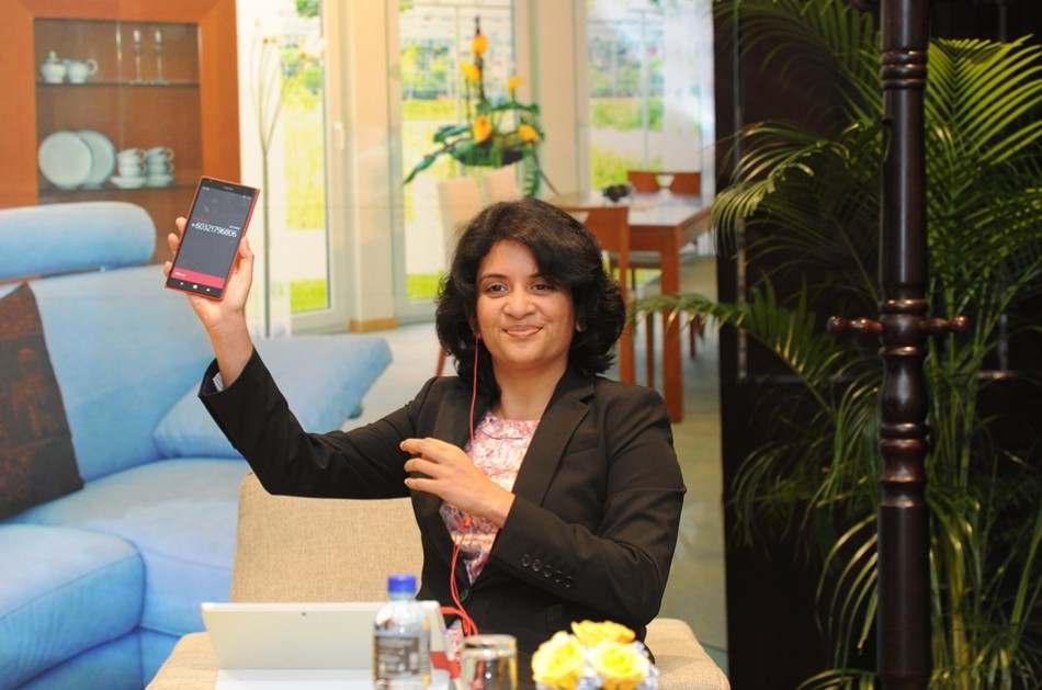 Rukmani Subramanian, Chief Marketing & Operations Officer, Microsoft Malaysia demonstrating Skype for Business at the event
