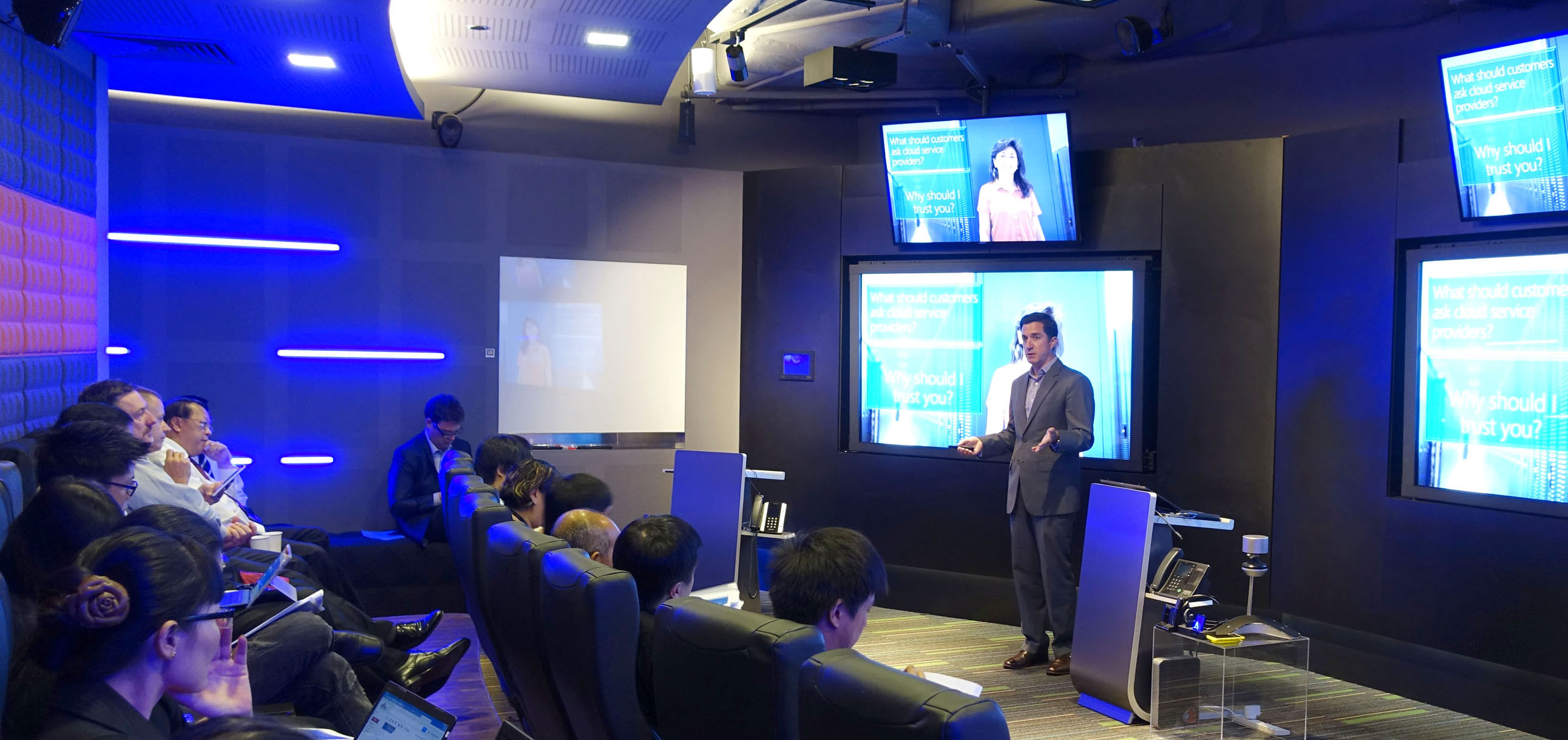John Galligan, Regional Director, Government Relations, Microsoft Asia Pacific, sharing with media at the Cyber Trust Experience held in Singapore about Microsoft’s commitment to building trust in technology. 