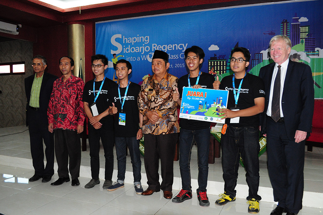Team Thor from Universitas Kanjuhuran Malang won the Microsoft CityApp Appathon in Sidoarjo, Indonesia 