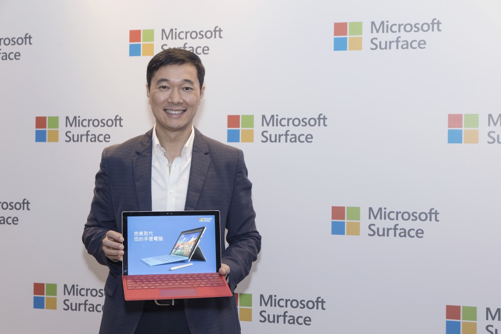 Horace Chow, General Manager, Microsoft Hong Kong is holding the latest Surface Pro 4, the thinnest and lightest device from the Surface family.