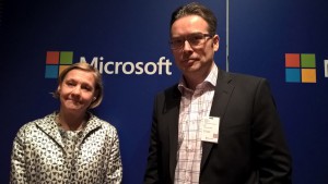 Liisa Välikangas ja Timo Seppälä sanovat, että uudenlaiset ajattelutavat ovat avain suomalaisyritysten menestymiseen. ”Tuottavuus ei ole kustannusten leikkaamista vaan uusien markkina-alueiden luomista uusilla innovaatioilla.”, Seppälä sanoi Microsoftin IoT-seminaarissa. 