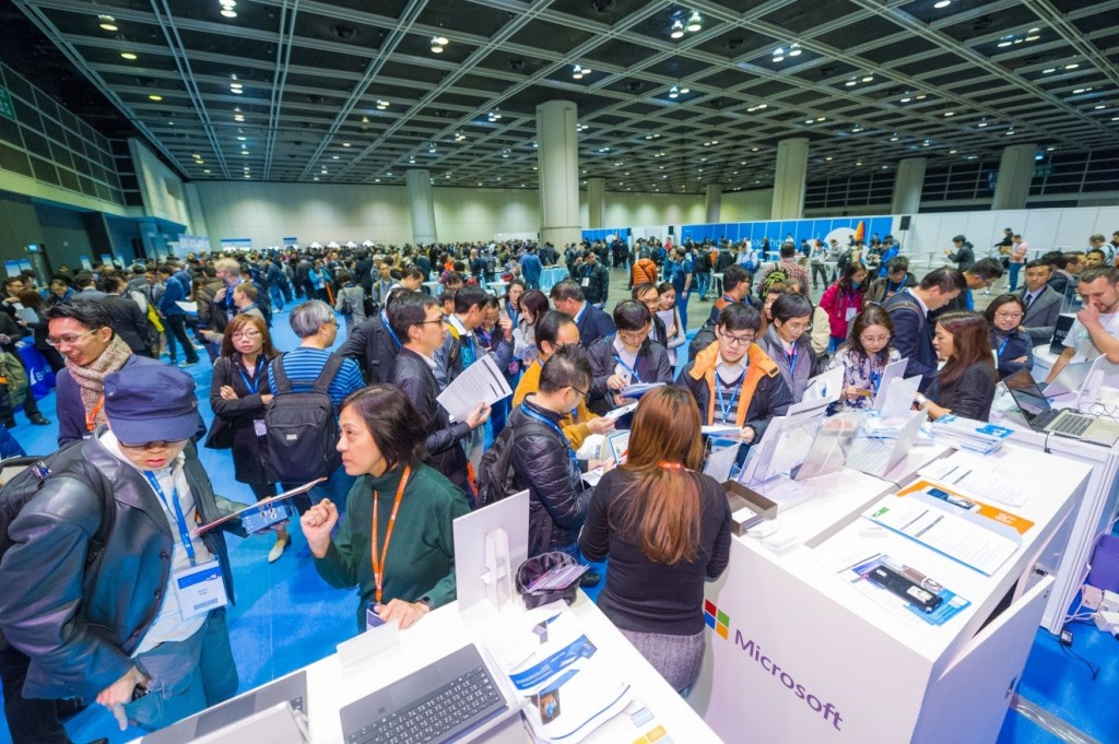 Over 20 partner, start-up and Microsoft Businesses booths were set up at the Cloud Roadshow event to showcase the latest solutions and technologies for IT professionals and developers attending the event.