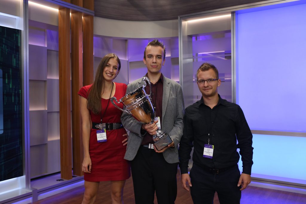 이매진컵 2017 우승을 차지한 체코 X.GLU 팀