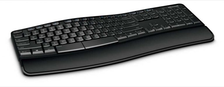 The Windows 8-enabled Sculpt Comfort Keyboard combines advanced ergonomics such as the Contour Curve key layout and padded palm rest to encourage a more natural positioning of your body. It comes with Microsoft’s first split spacebar with backspace functionality.