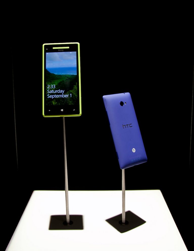 The new Windows Phone 8X features an ultra-wide angle camera with a lens and Image Chip designed to capture high quality photos in any light. It also offers studio-quality sound courtesy of its exclusive Beats Audio. Available later this year in purple, soft gray and neon yellow.