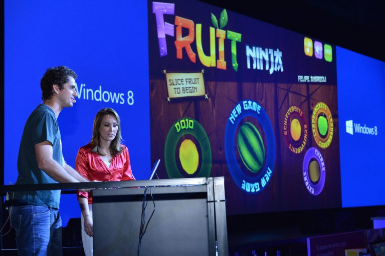 "Fruit Ninja" is demoed on stage at Windows 8 launch event in Brazil