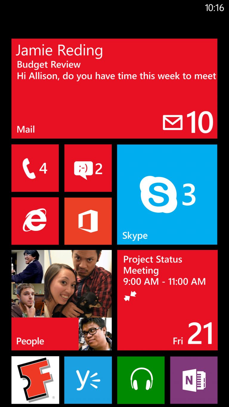 Skype for Windows Phone 8 lets you customize the size of your Skype Live Tile.