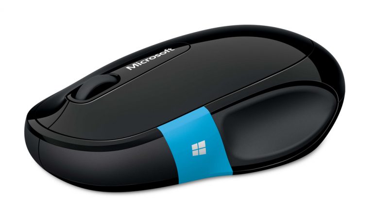The Sculpt Comfort Mouse’s right-handed, ergonomic design allows you to quickly scroll left, right, up and down.