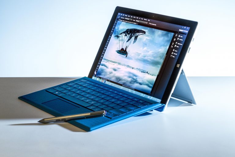 Microsoft retail stores celebrate the arrival of Surface Pro 3