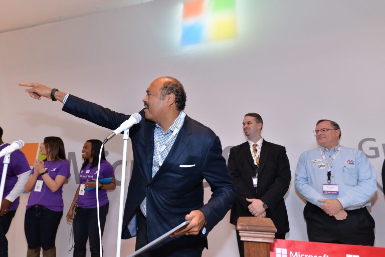 Microsoft Vice President, US Government Affairs Fred Humphries spoke to an excited crowd gathered for the grand opening of Microsoft’s 110th store in Bethesda, Md., on Saturday, Nov. 22, 2014.
