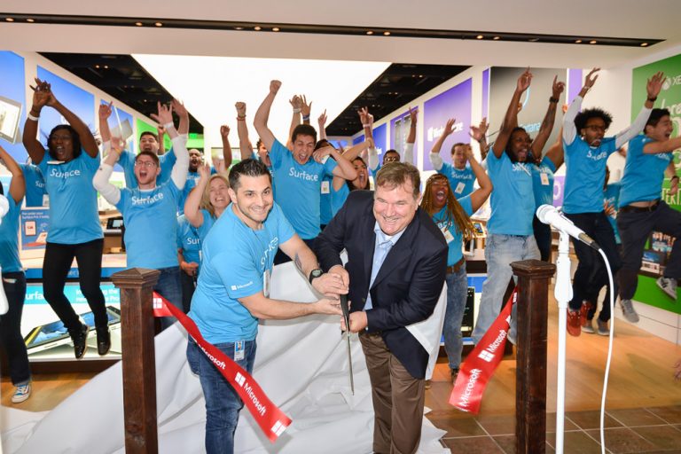 Store manager Frankie Capparelli and Jack Braman, Vice President of U.S. EPG of the East Region for Microsoft, cut the ribbon to open the new Microsoft retail store at Perimeter Mall in Atlanta, Ga., on May 31.