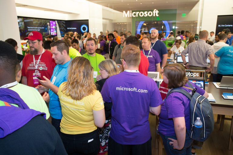 Microsoft opened its doors to customers at its newest location, Easton Town Center in Columbus, Ohio, on Aug. 20, 2015.