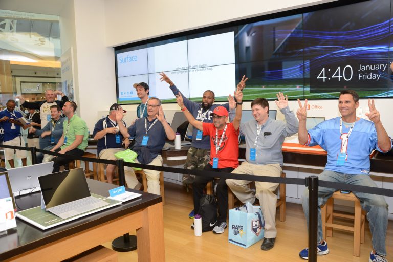 Excited fans gathered to meet Hall of Fame quarterback Warren Moon at the Microsoft Store at Mall of Millenia (Orlando) meet and greet event on Jan. 27 in celebration of the Pro Bowl.