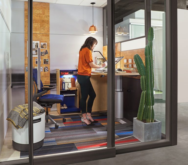 Working in pairs is an essential behavior of creativity. This space enables two people to co-create shoulder-to-shoulder, while also supporting individual work with Microsoft Surface Studio. It includes a lounge area to invite others in for a quick creative review with Surface Hub or to put your feet up and get away without going away.