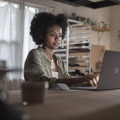 Surface Laptop features a vibrant 13.5” edge-to-edge PixelSense™ display optimized for touch and inking with 3.4 million pixels.