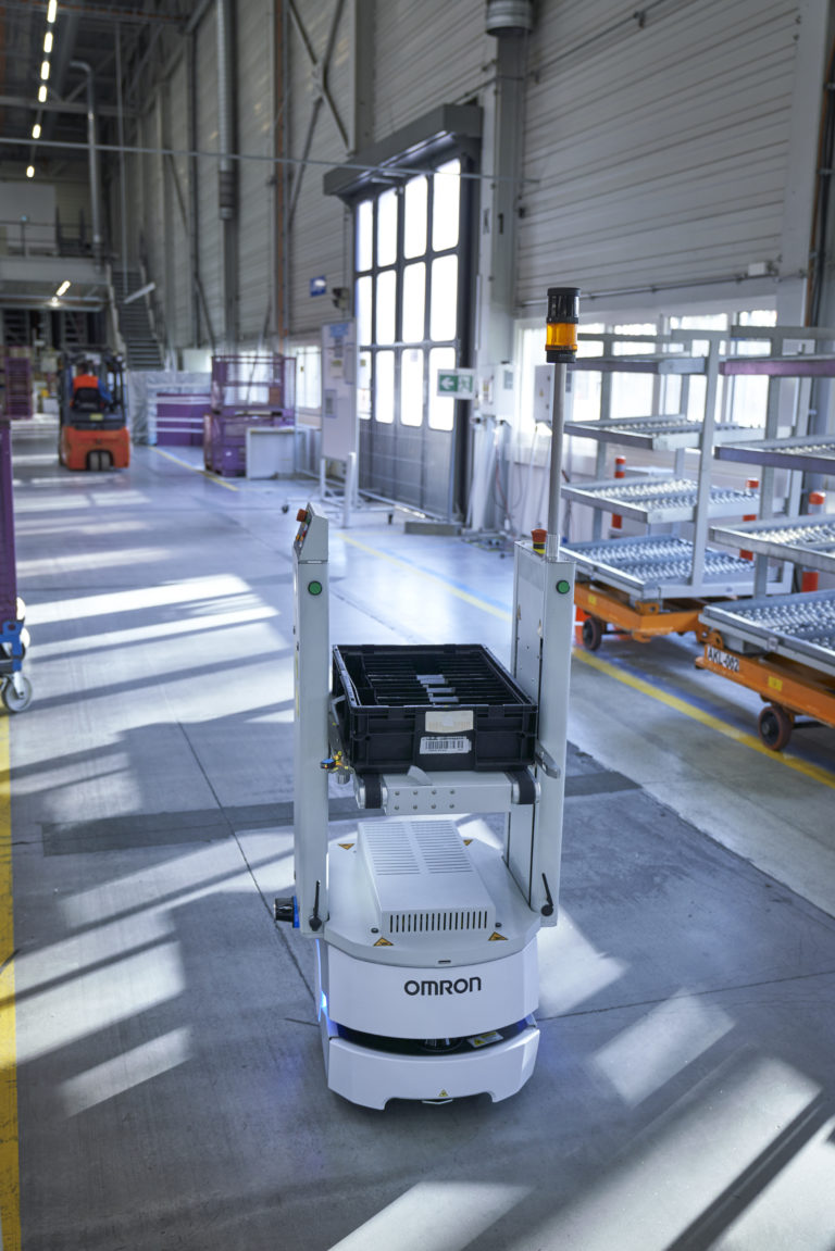 BMW: Mini Smart Transport Robot at BMW Group Plant Regensburg