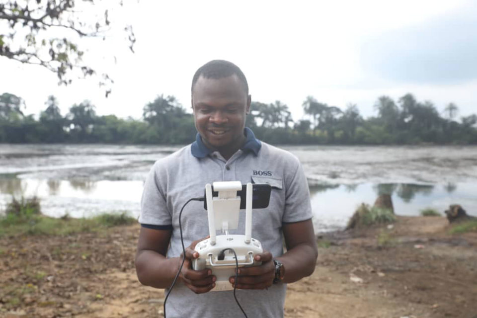 Kelechukwu-Iruoma Image holding a device
