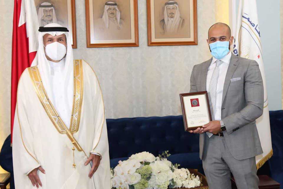Picture of Islam Amer, Territory Manager - Microsoft Bahrain and  Sheikh Hisham bin Abdul Rahman bin Mohammed Al Khalifa, Governor of Capital Governorate.