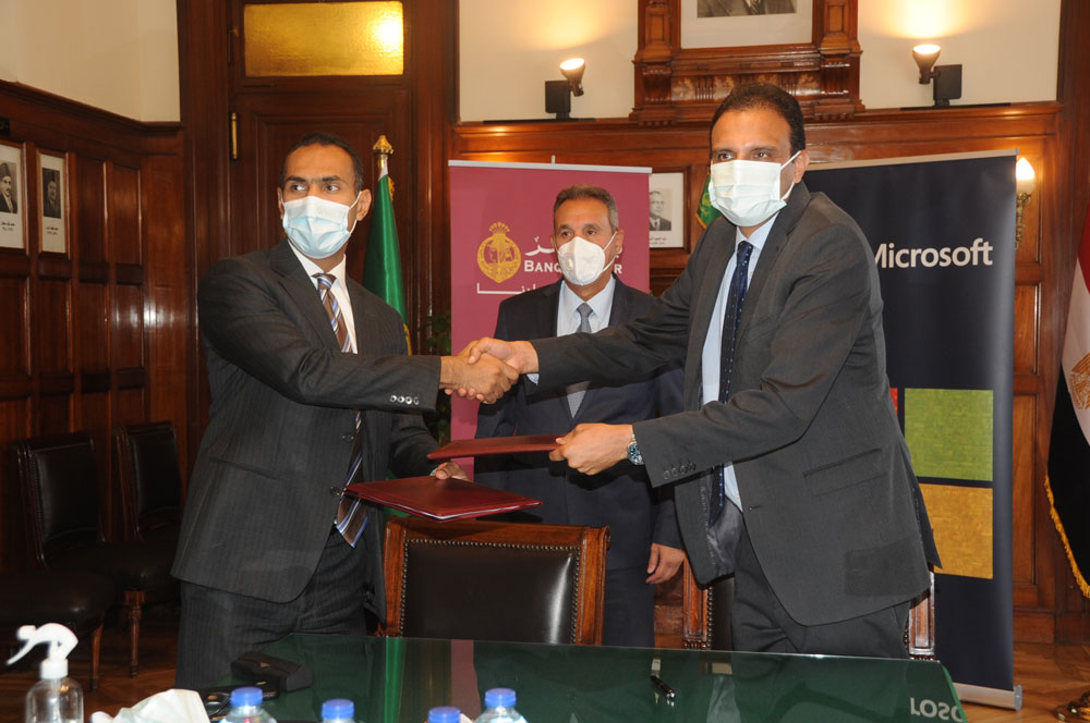 A picture for shaking hands after signing the MoU