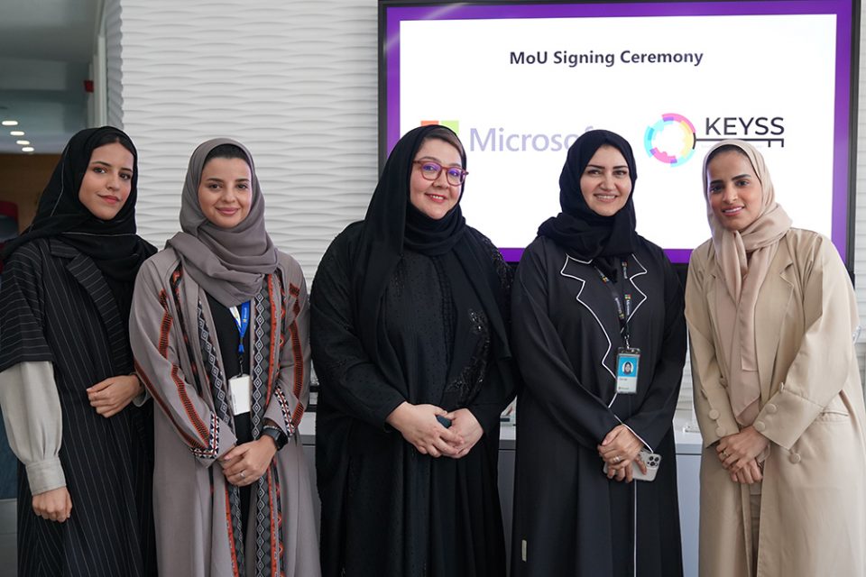 Microsoft Arabia and The KEYSS Project team during the signing ceremony.