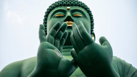 a statue of Buddha