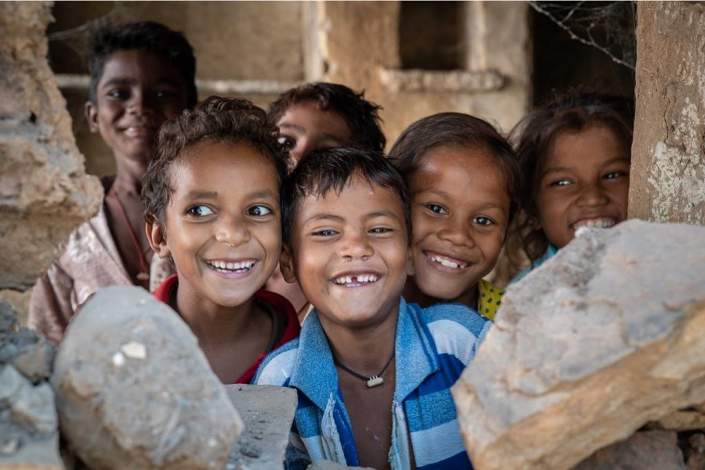 Smiling children in India. 