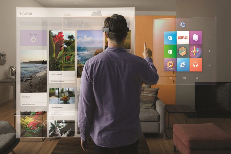 Microsoft HoloLens Mixed World Living Room