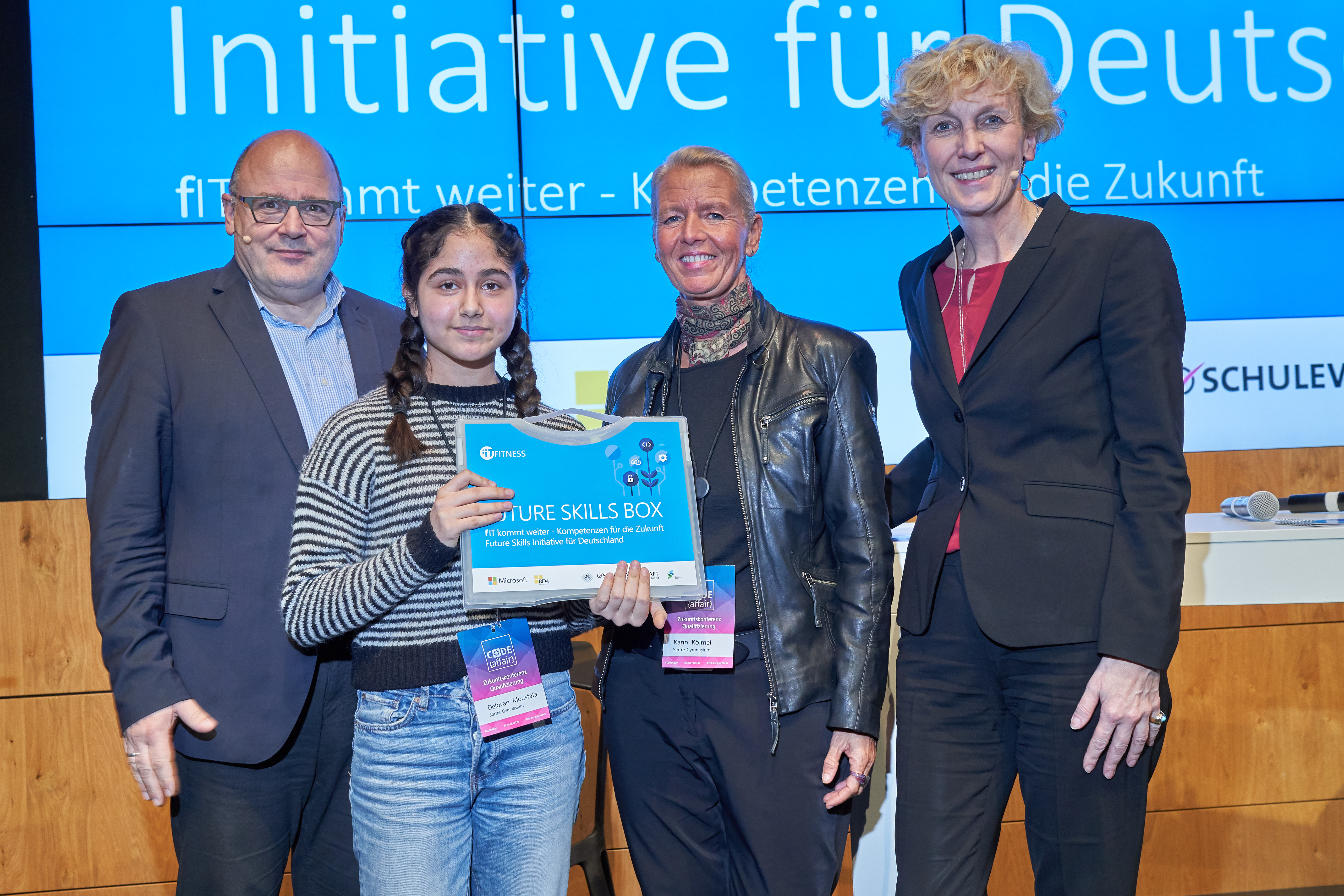 Steffen Kampeter (BDA), Delovan Moustafa, Katrin Kölmel, Sabine Bendiek (Microsoft Deutschland)