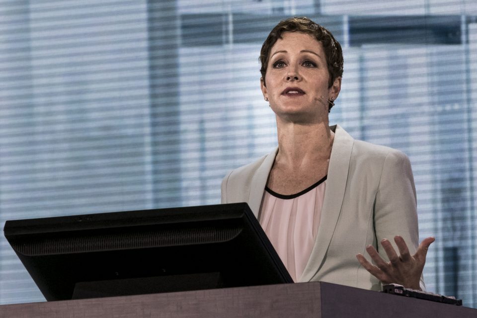Julia White, Gerente General de Mercadotecnia de Producto para Office 365
