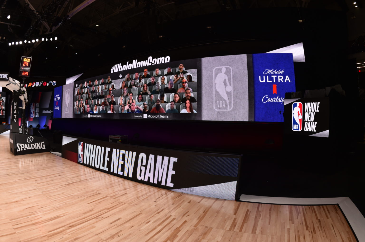 Imagen de una cancha de basquetbol de la NBA.