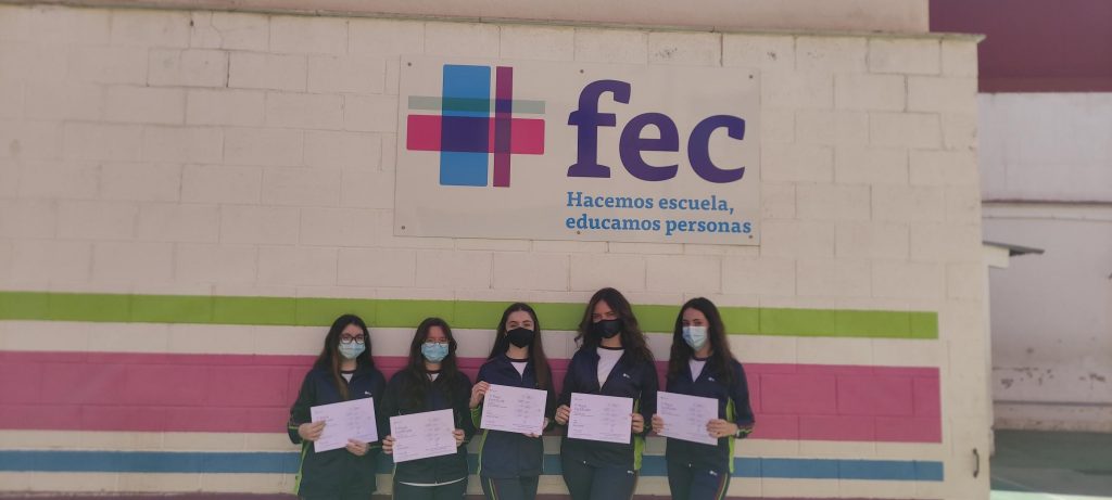 Cinco integrantes del equipo de hackathon de España