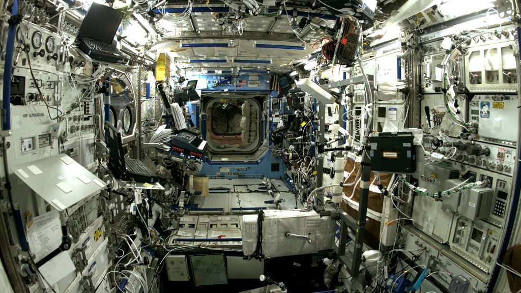 El Módulo Destiny dentro de la Estación Espacial Internacional