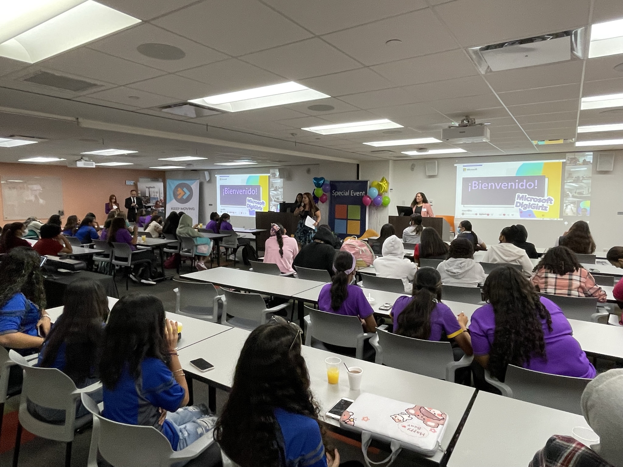 Casi 900 niñas pusieron a prueba sus  habilidades digitales en el DigiGirlz Day Caribe 2022