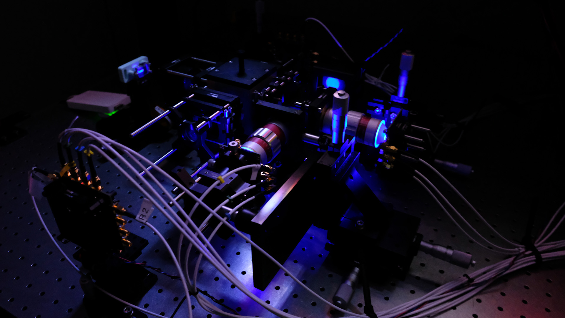 El equipo óptico en la Máquina Iterativa Analógica