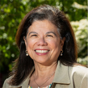 Yvonne Maldonado, M.D., professora da Escola de Medicina de Stanford de doenças infecciosas pediátricas e de pesquisa e política de saúde, é uma das líderes do estudo CATCH.