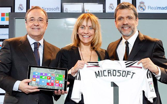 由左至右：皇家馬德里足球會主席弗洛倫蒂諾•佩雷斯（ Florentino Pérez ），Microsoft西班牙總經理 Maria Garaña以及Microsoft副總裁兼新興市場國家主席奧蘭多•阿亞拉（ Orlando Ayala ）
