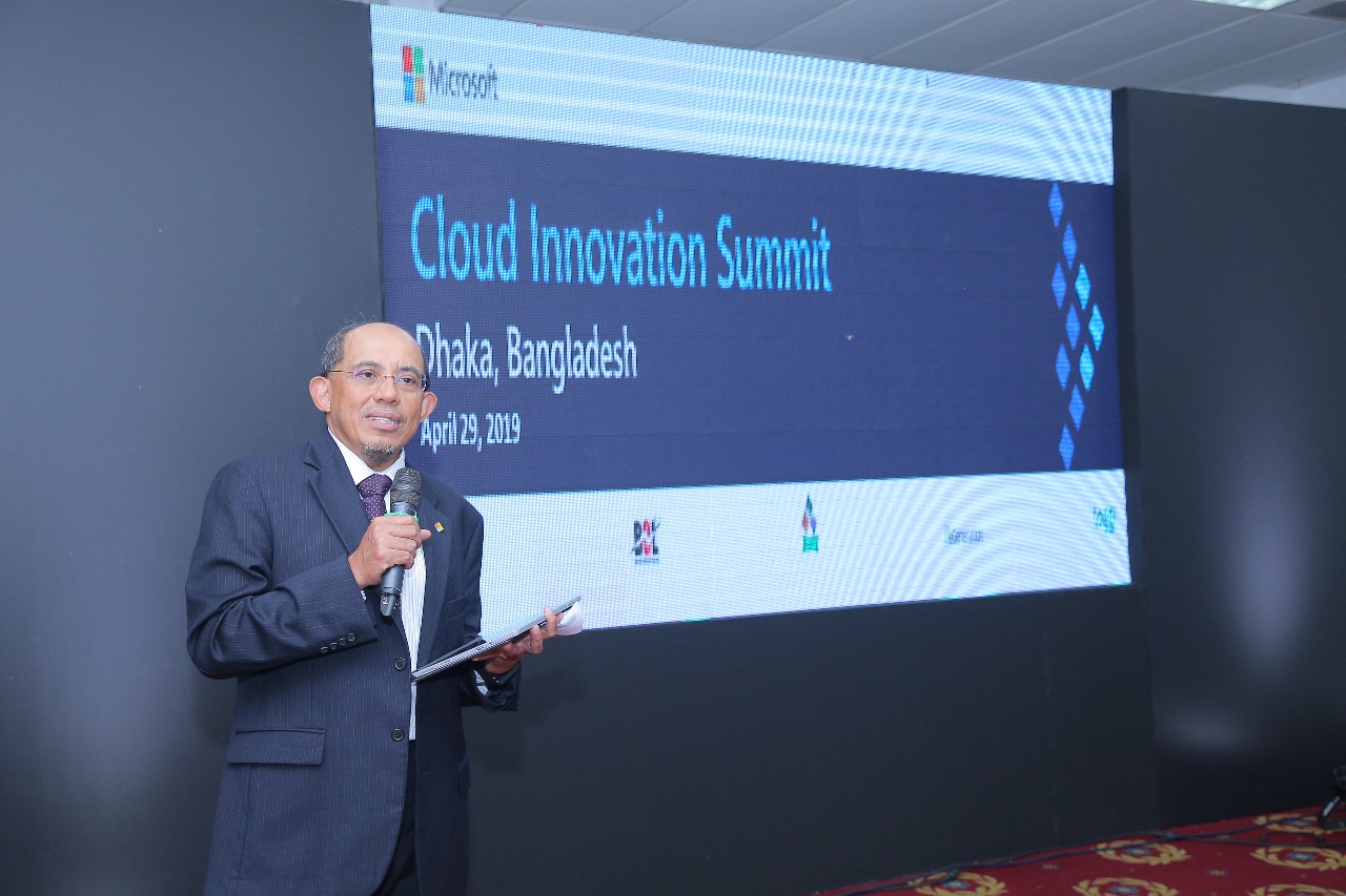 Dr. Dzahar Mansor, National Technology Officer of Microsoft Malaysia,