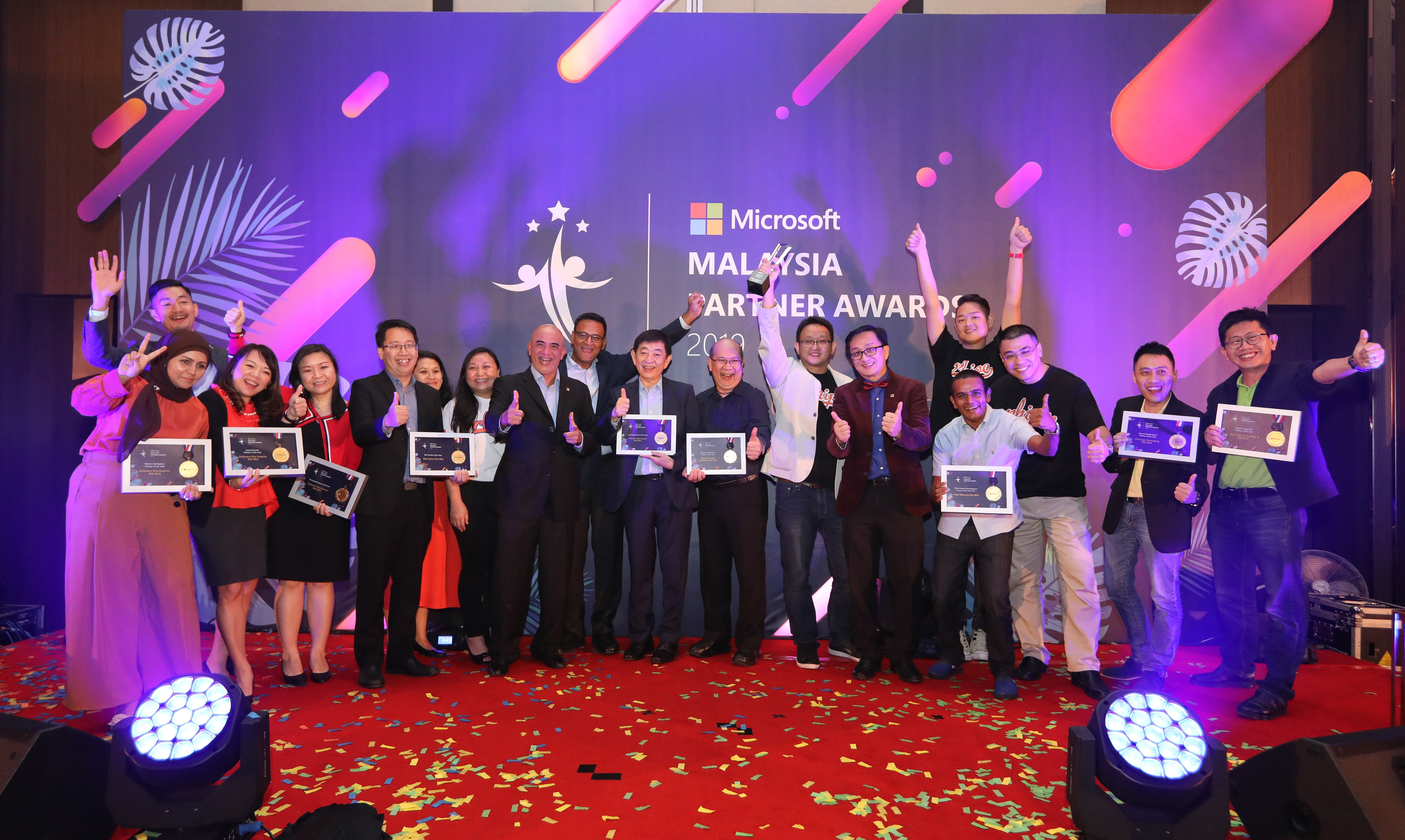 Microsoft Teams wins Enterprise Connect Best in Show award and delivers new  experiences for the intelligent workplace – Microsoft Malaysia News Center