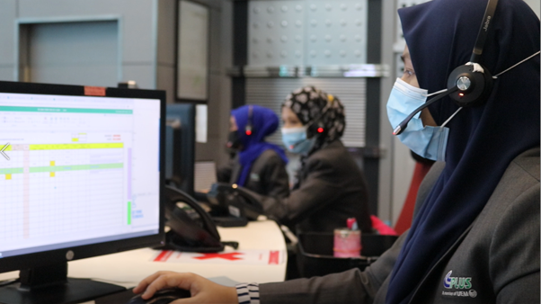 Plus Malaysia employees using live dashboards, leveraging data and visualisation for better business analytics and decisions