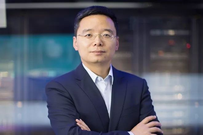 微软公司宣布，微软（亚洲）互联网工程院常务副院长张祺博士晋升为微软公司全球资深副总裁