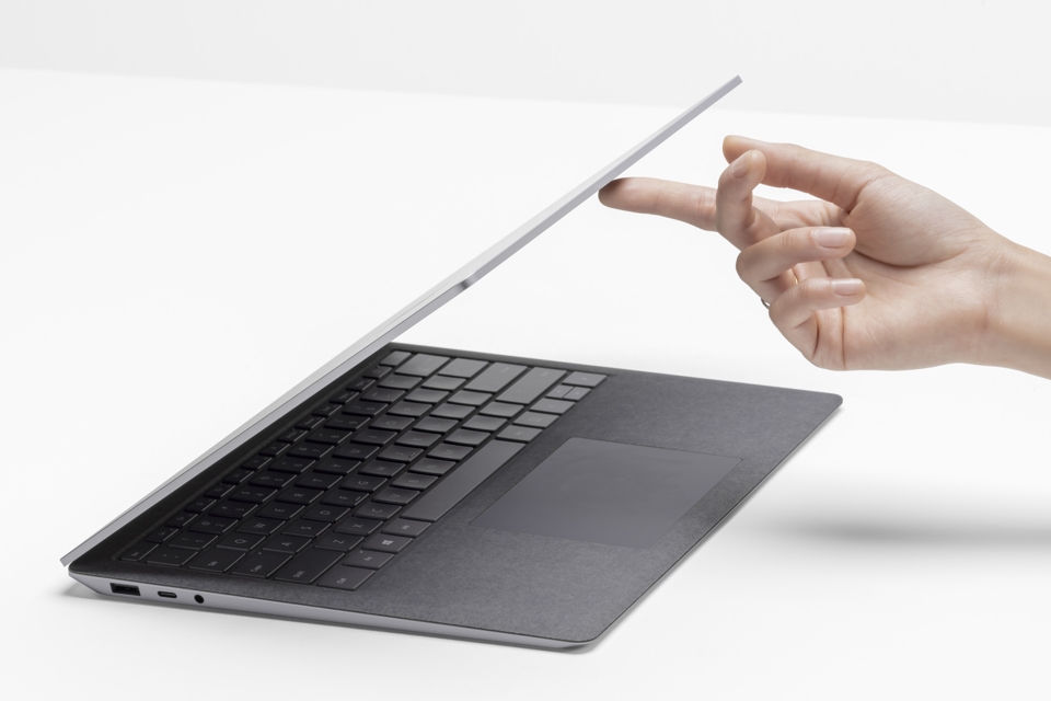 A side view showing the thickness of the new Microsoft Surface Laptop 4